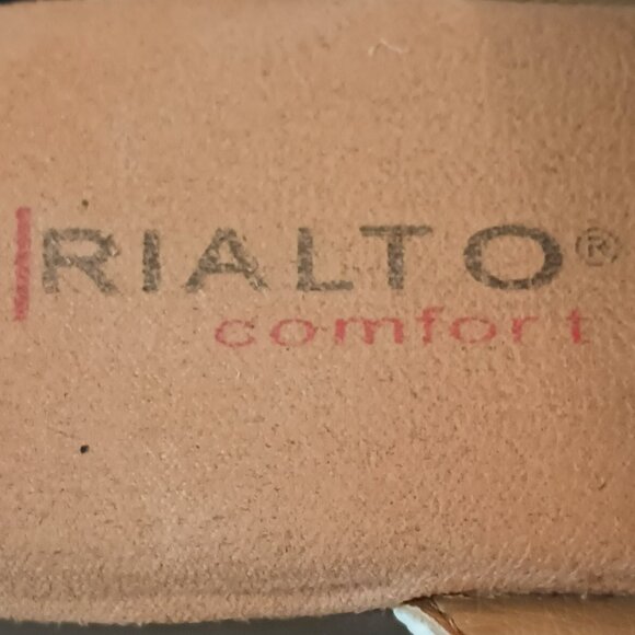 Women's White Thong Boho Sandals 6 with Silver Tone Metal Charm Accents - Picture 9 of 10